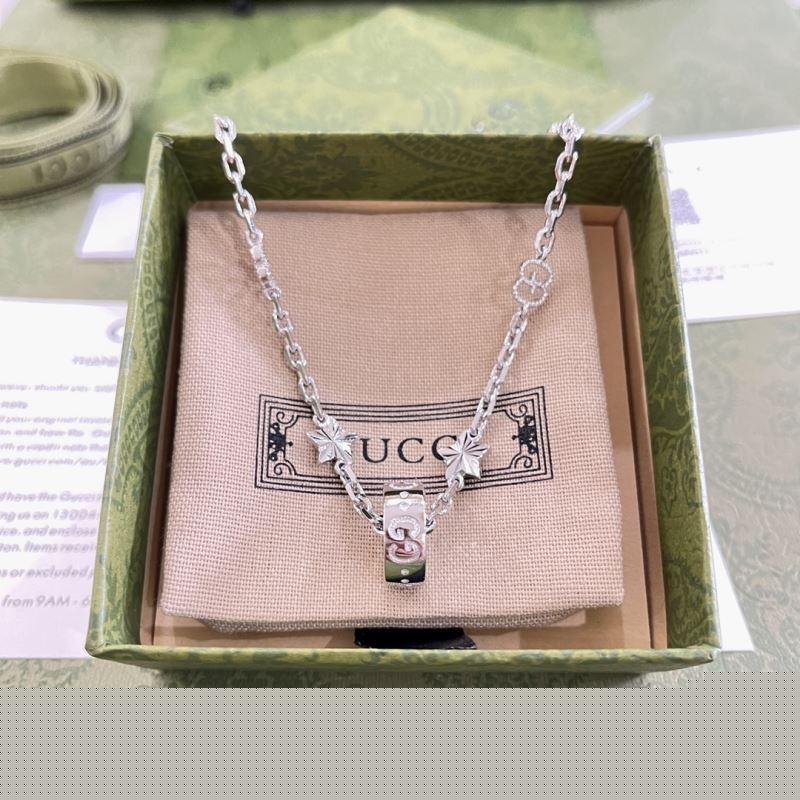 G*u*i necklaces